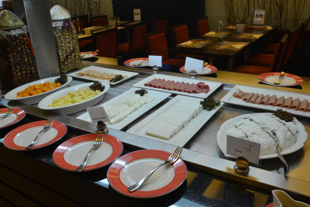 Coral Beirut Al Hamra Hotel Kültér fotó