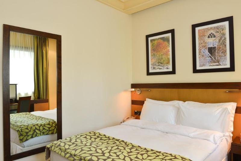 Coral Beirut Al Hamra Hotel Kültér fotó